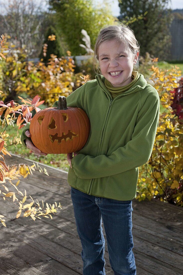 Halloween pumpkins craft with children