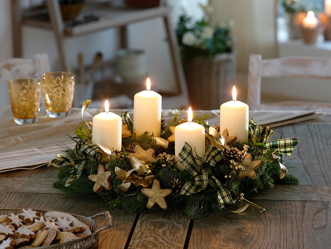 Advent wreath from Abies procera, Buxus, Pinus