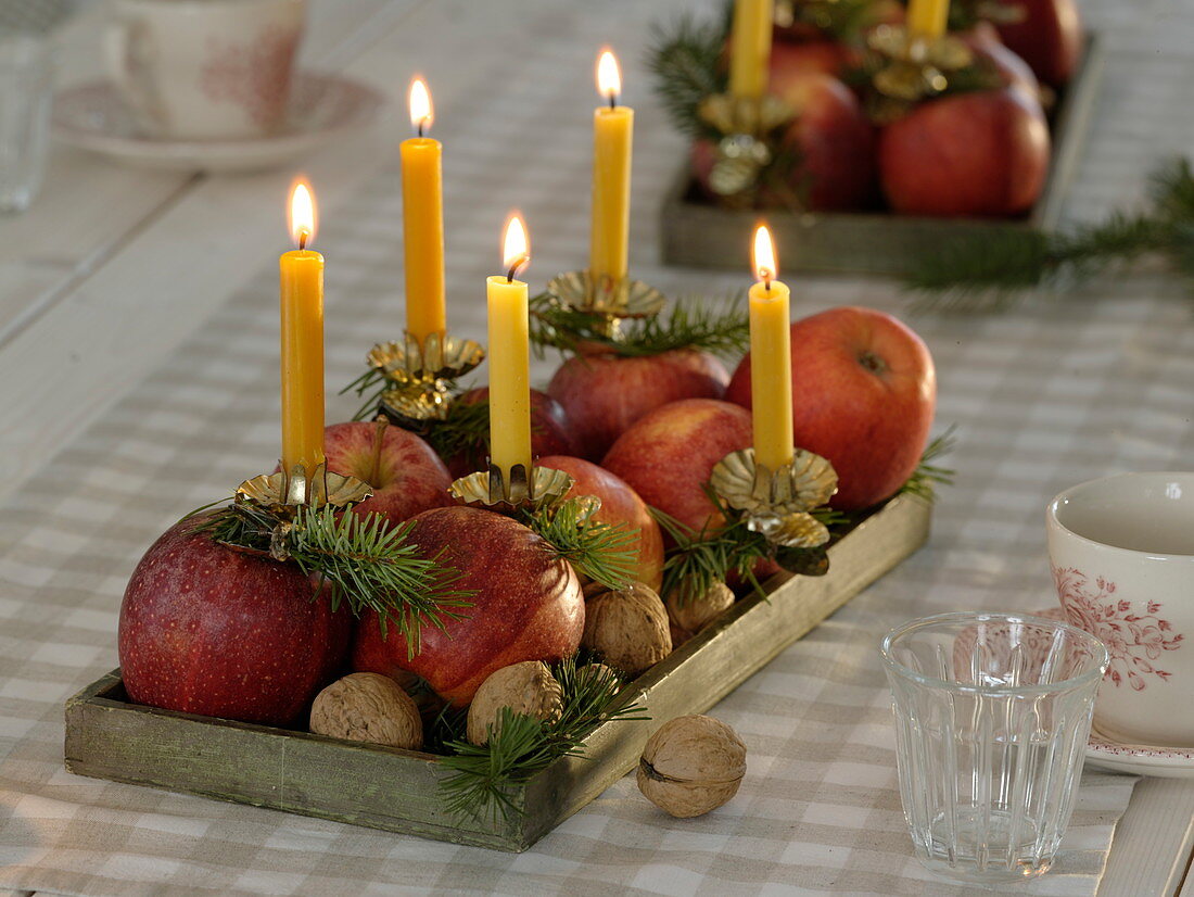 Apples as candle holders (2/2)