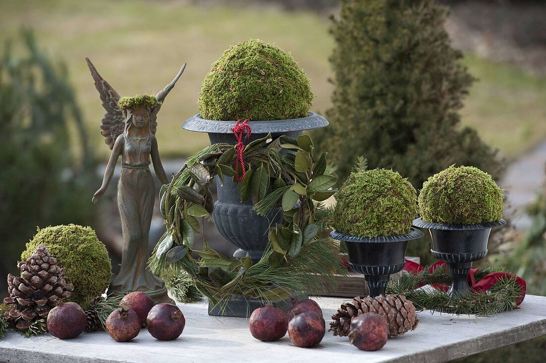 Winter arrangement with moss balls