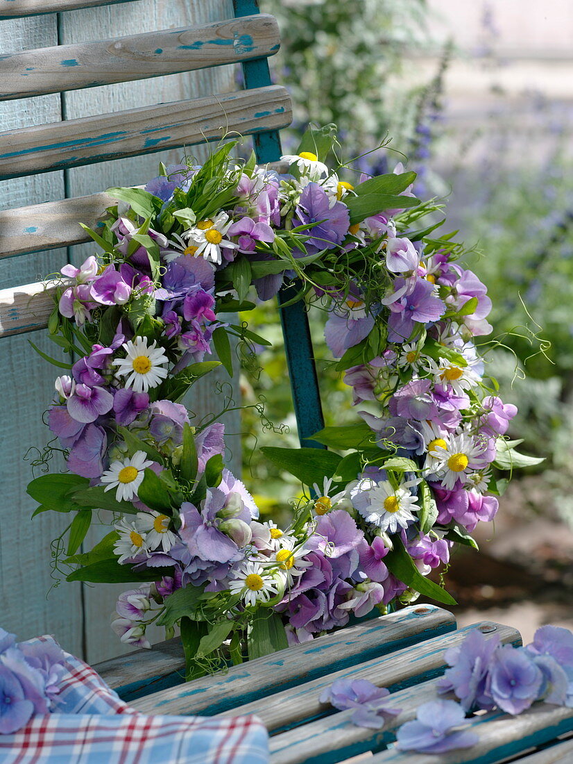 Purple-white summer wreath