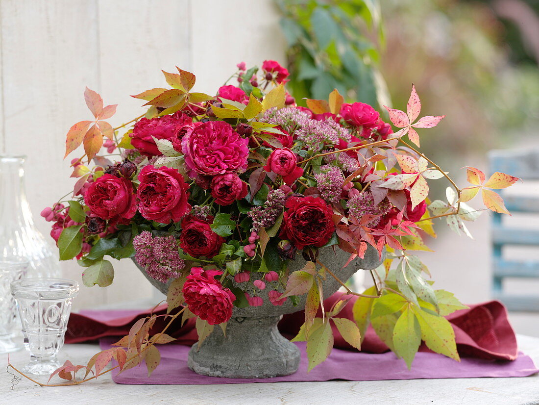 Autumn arrangement with Rosa 'Red Leonardo da Vinci' (Nostalgic Roses)