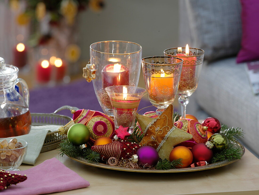 Quick Advent wreath decorated orientally with colourful Christmas tree decorations
