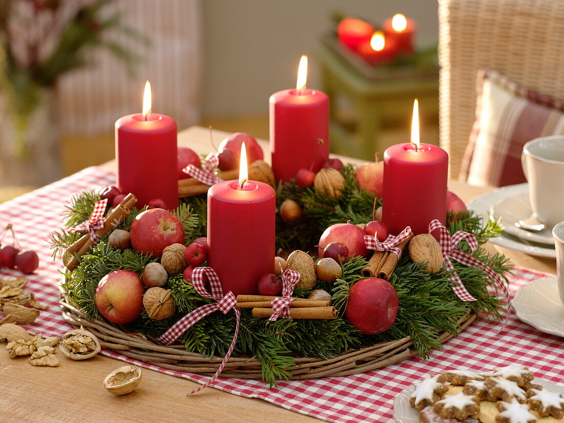 Natural Advent wreath of Abies with red candles