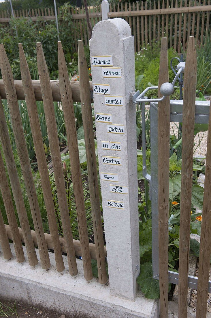 Farm garden with Hanichel fence