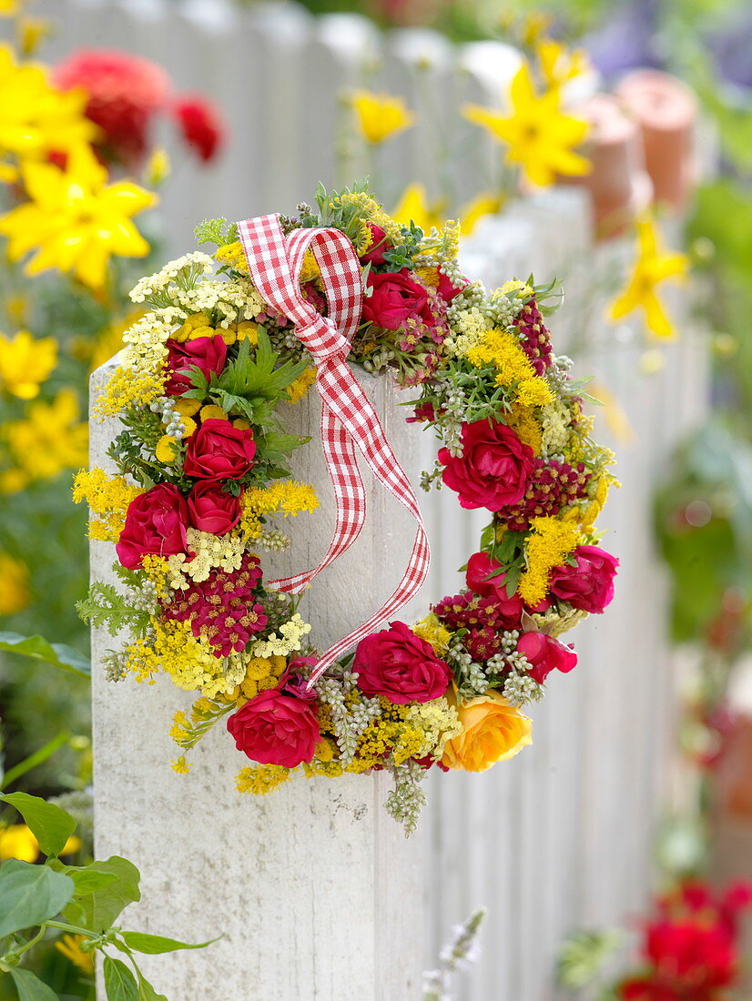 Red-yellow wreath with tea herbs