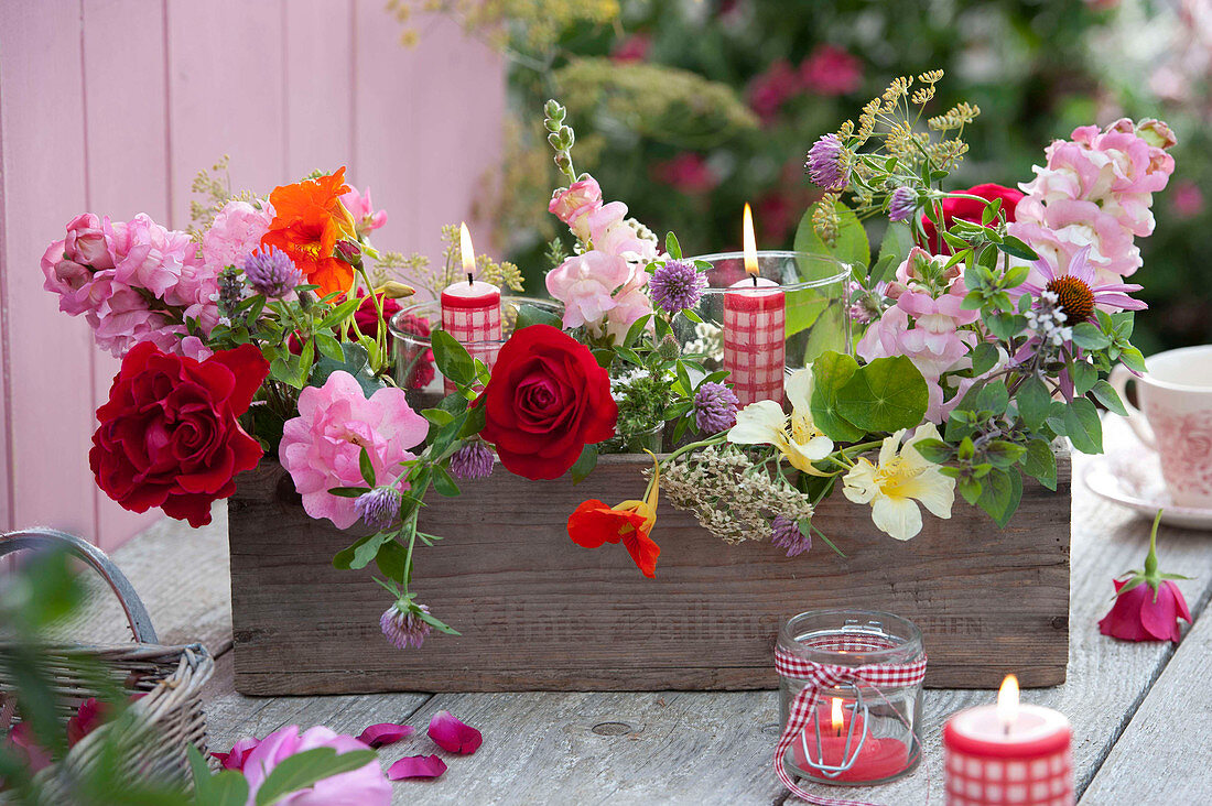 Small bouquets of Rosa (roses), Anthirrhinum (snapdragons)