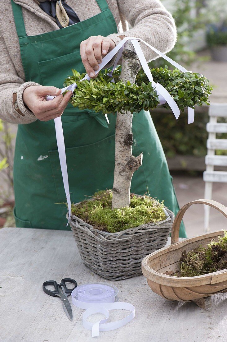 Easter table decoration with book wreaths