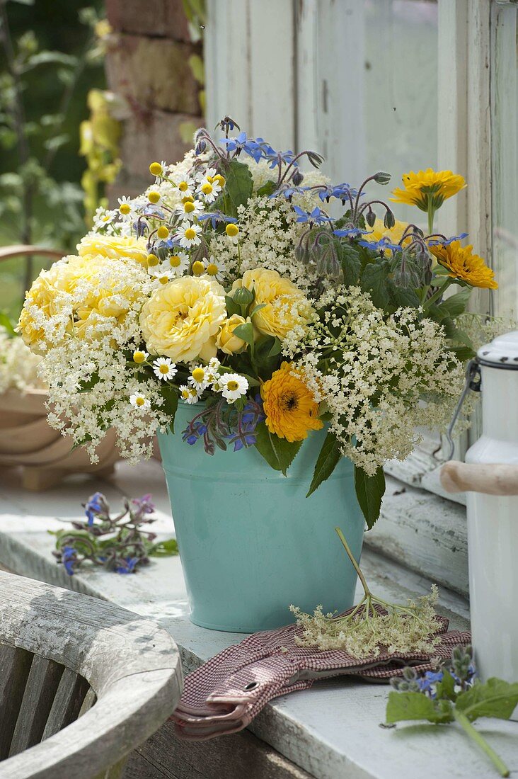 Bouquet with edible flowers