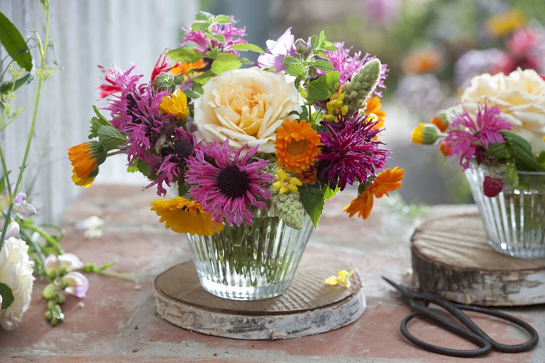 Summer bouquet with edible flowers