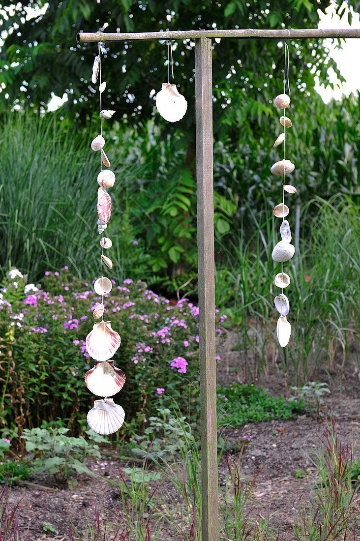 Wind chimes with strung shells