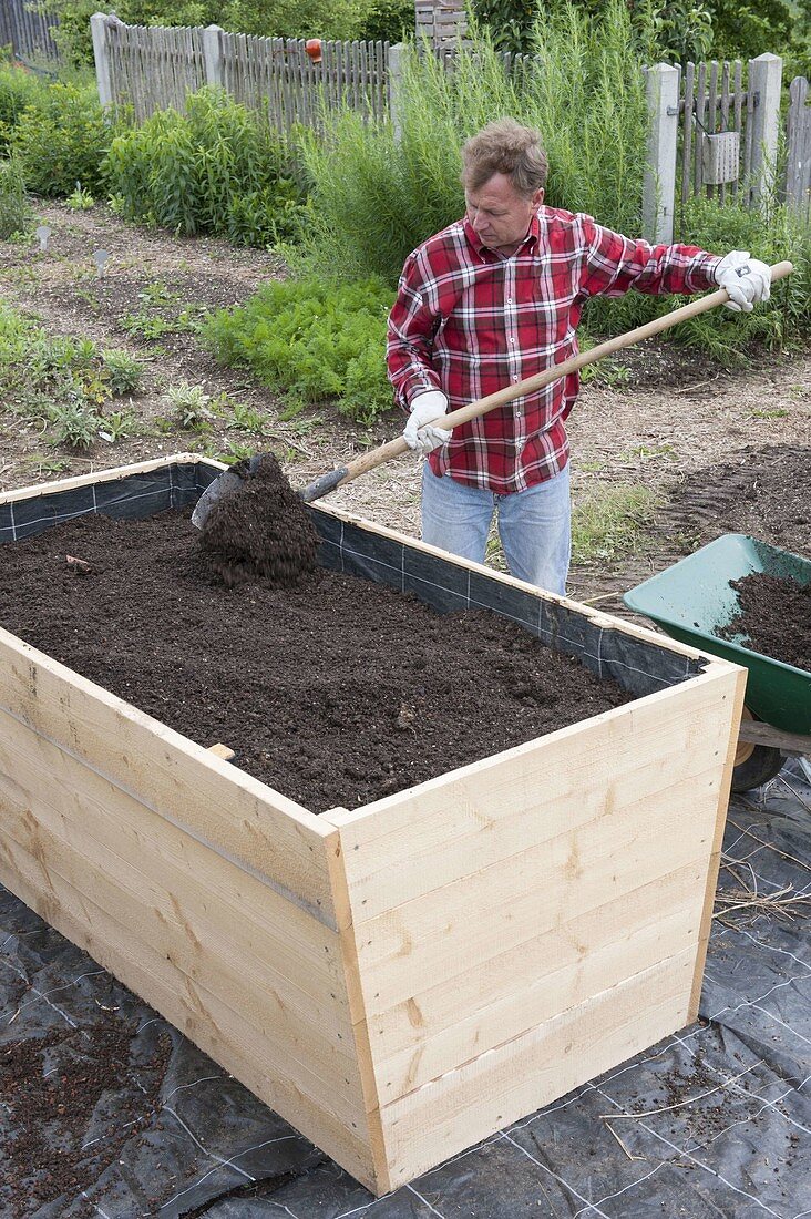 Building a raised bed from boards