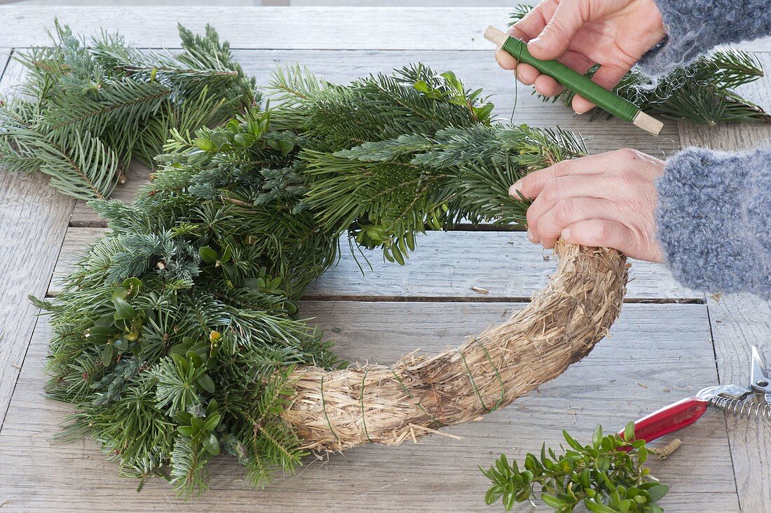 Christmas wreath of mixed green bind