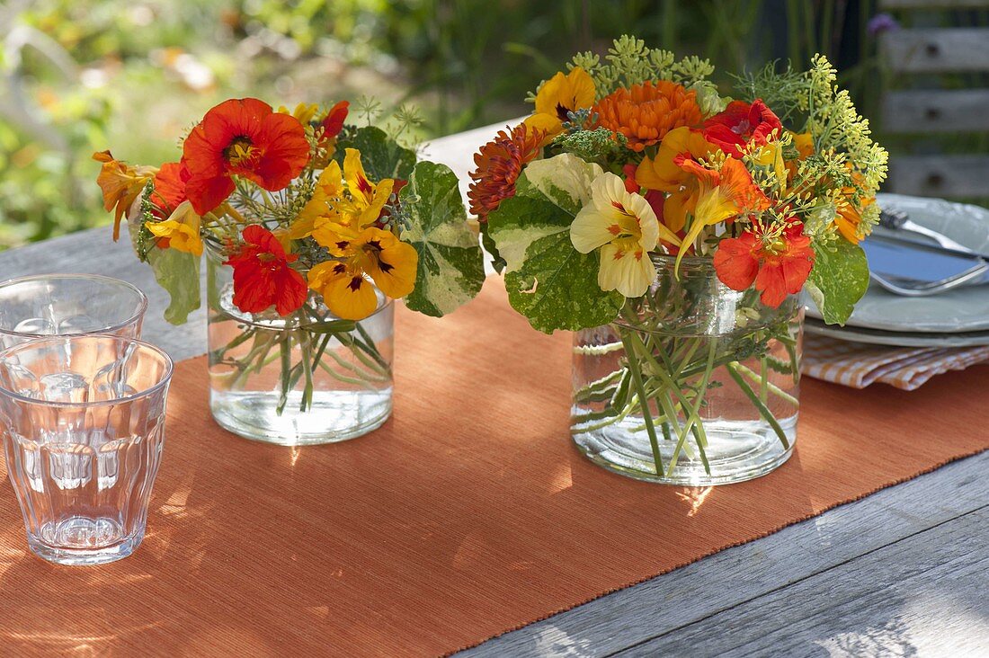 Small bouquet with edible flowers