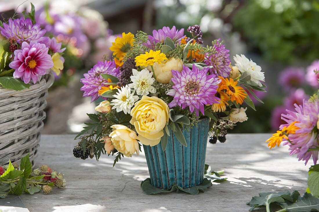 Bouquet of Dahlia (Dahlias), Rosa (Roses), Fennel (Foeniculum), Calendula