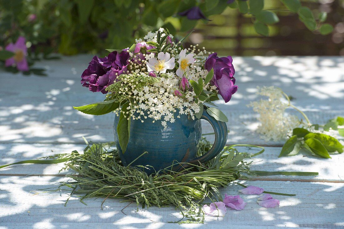 Small bouquet of elderberries (Sambucus nigra), Rosa 'Princess Sibilla'.