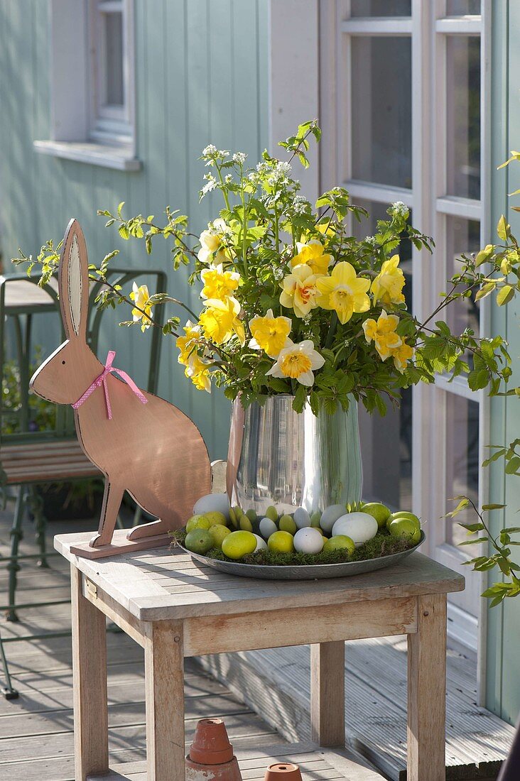 Easter bouquet with Narcissus, Carpinus branches