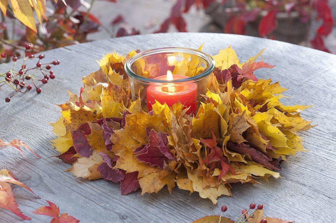 Floristic decorations with finds from the autumn forest