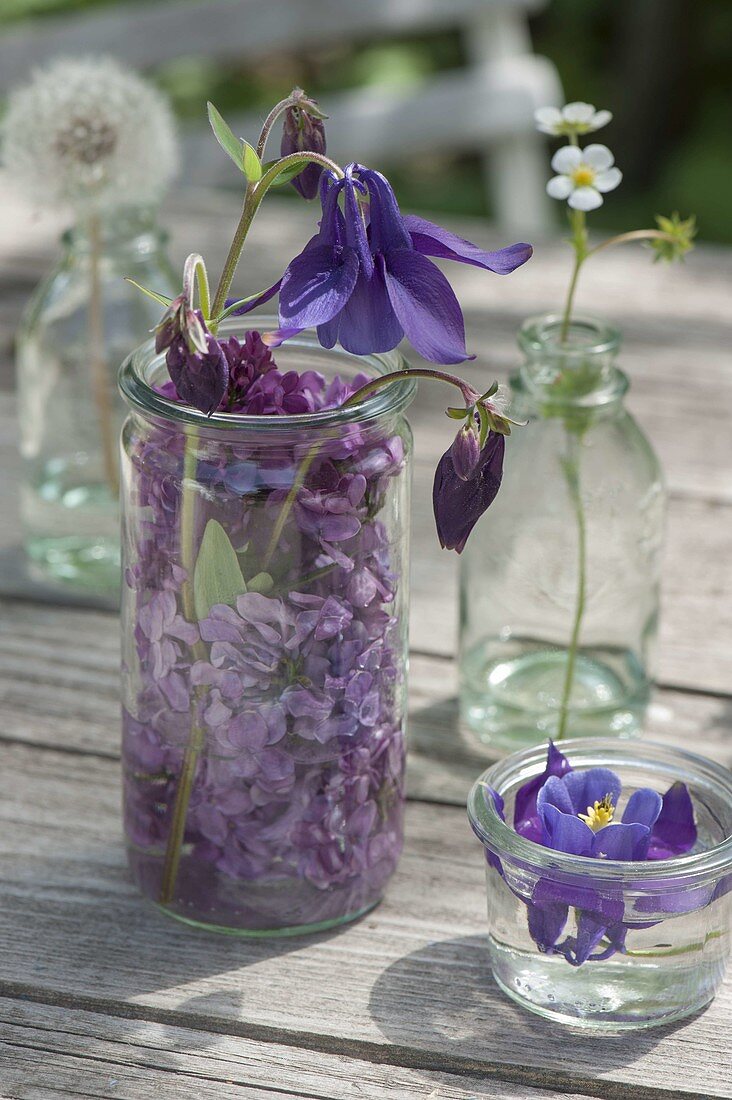 Unusual lilac table decoration