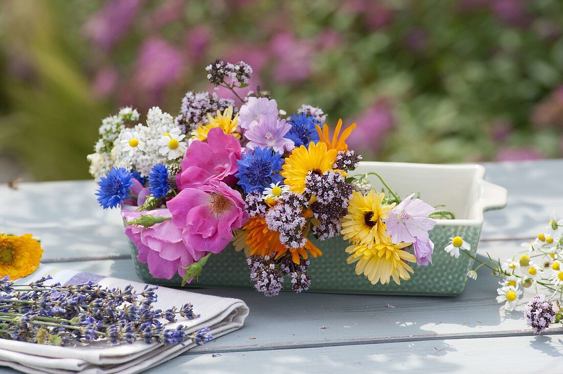 Freshly cut, edible summer flowers