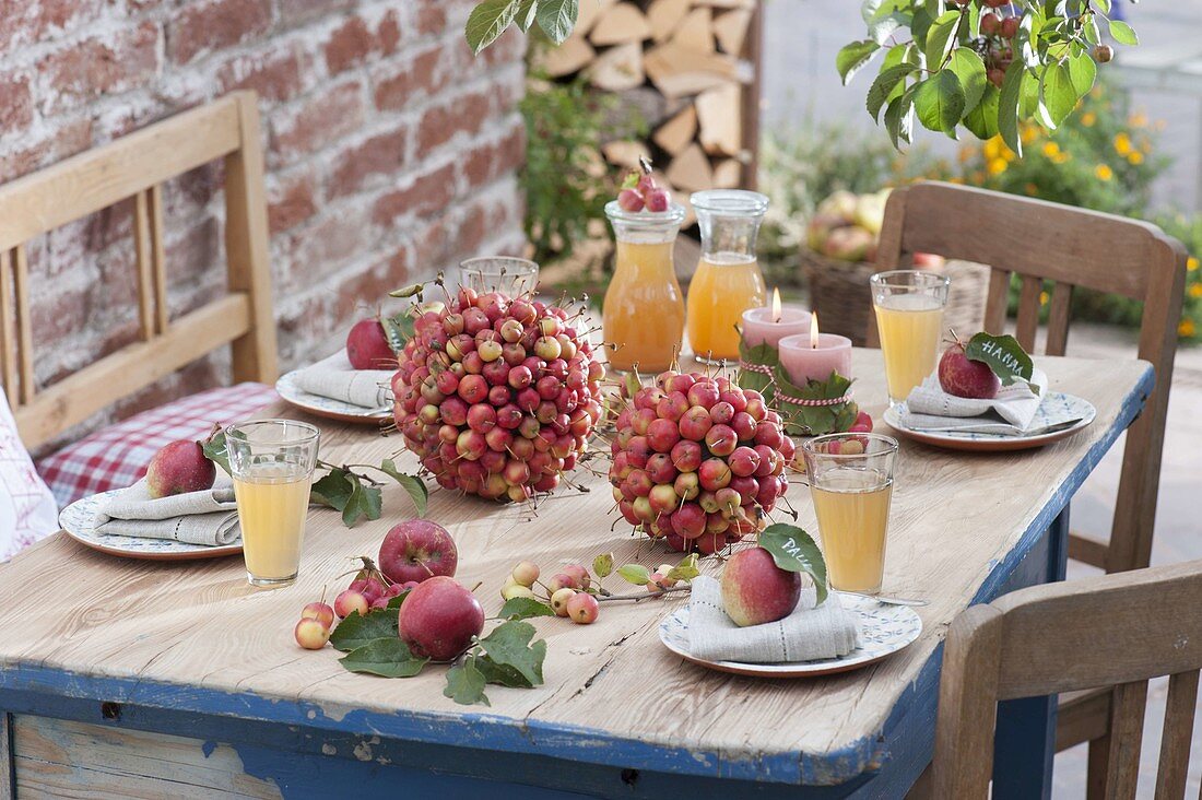 Ornamental apple balls as a table decoration