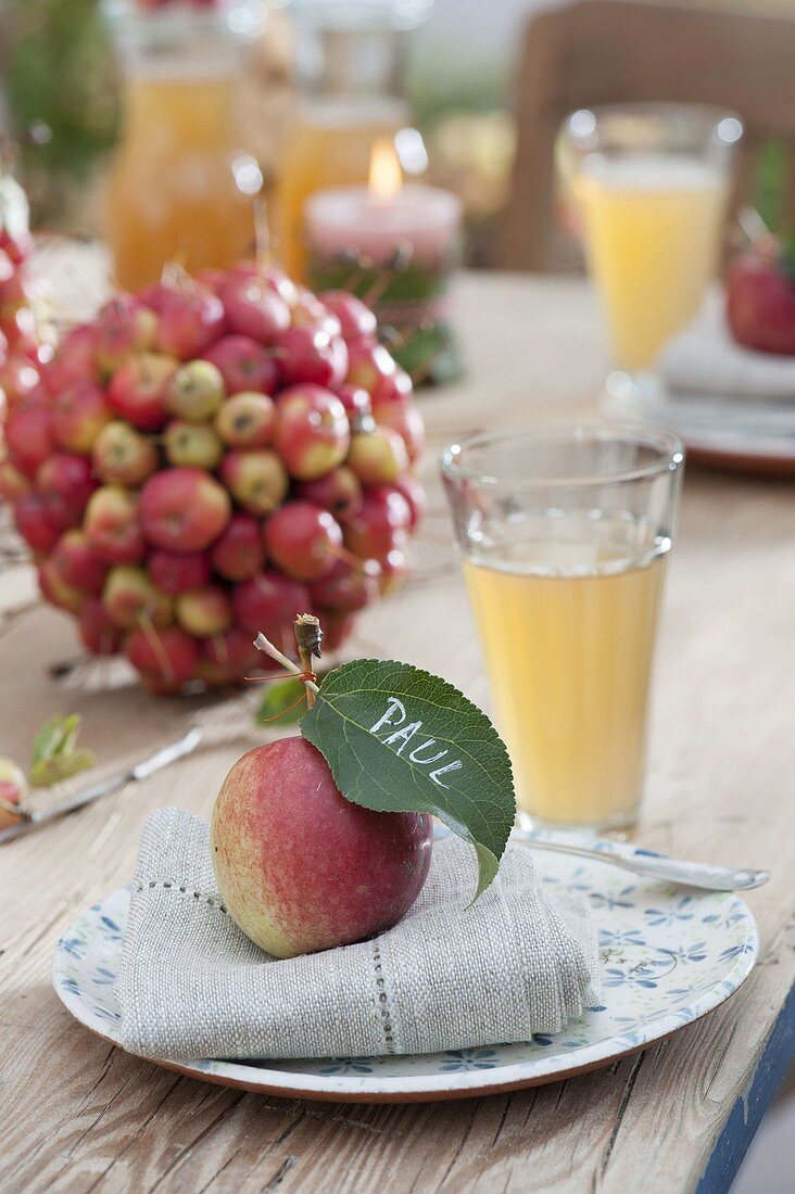 Ornamental apple balls as a table decoration