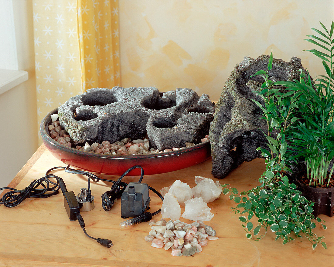 Building indoor fountains, a cycle, tufa