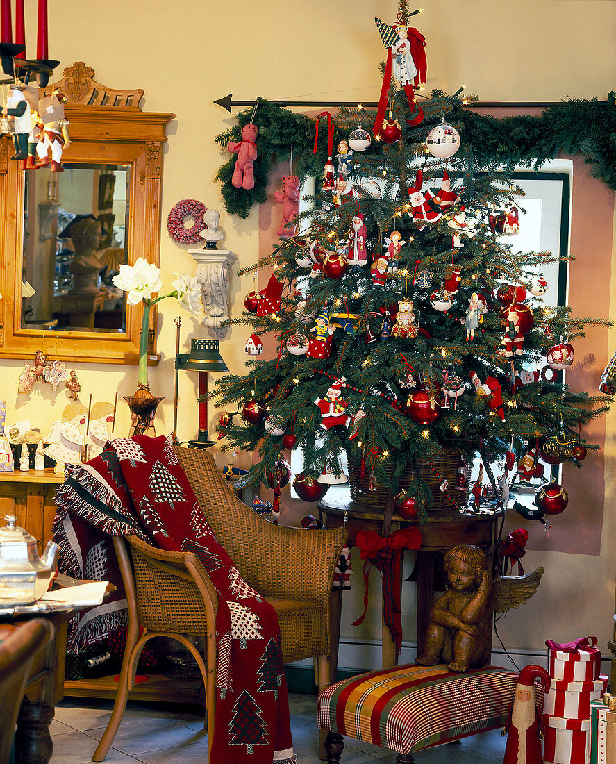 Christmas tree decorated in red and white