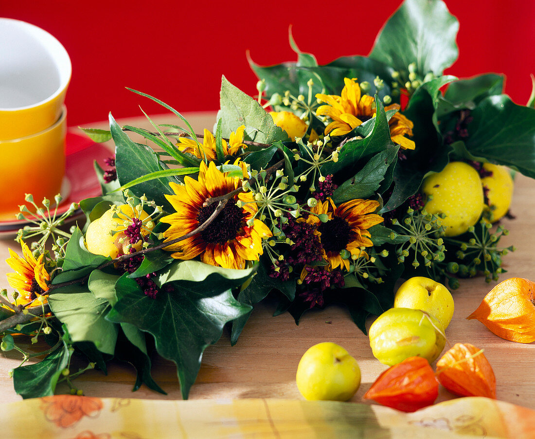 Tischdekoration mit Helianthus (Sonnenblumen)
