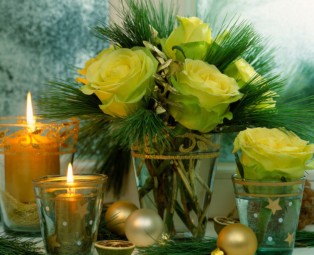 Rose bouquet Advent with yellow-green roses, Pinus