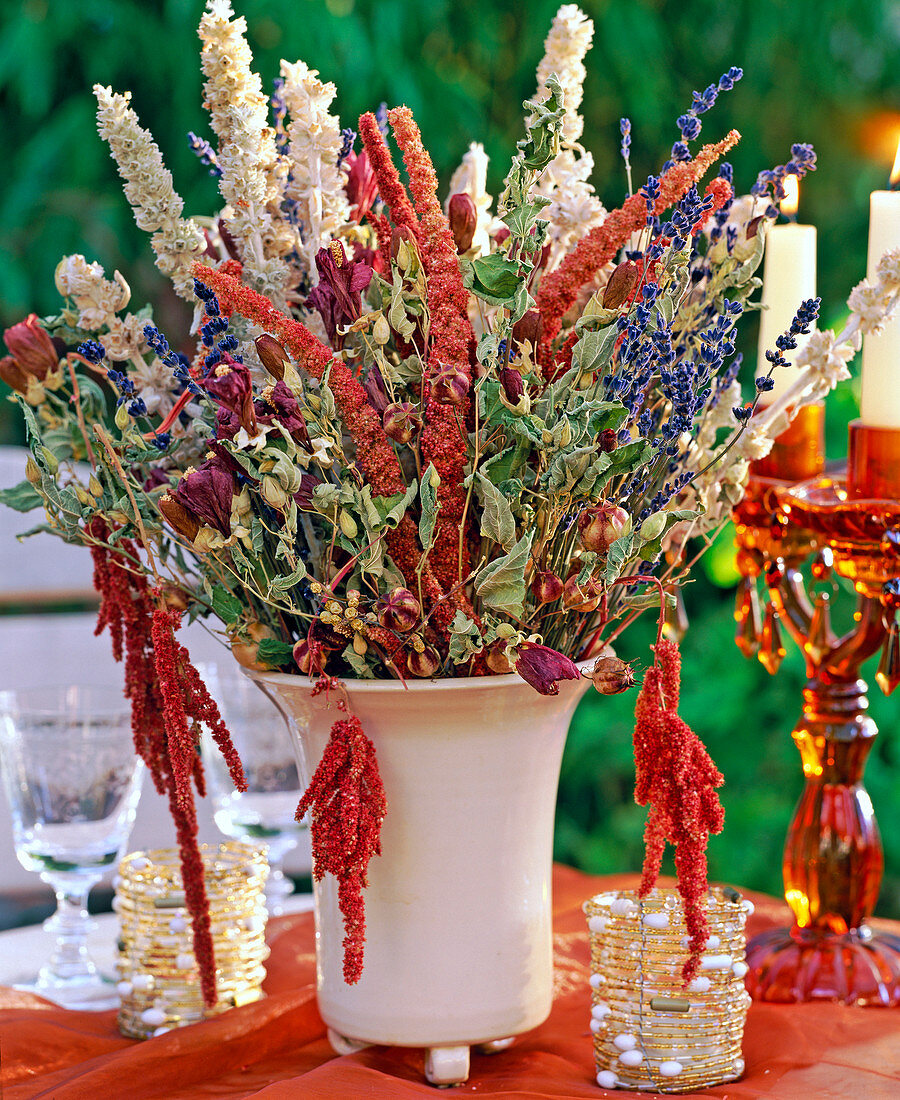 Dry bouquet: Amaranthus (foxtail), Lavandula