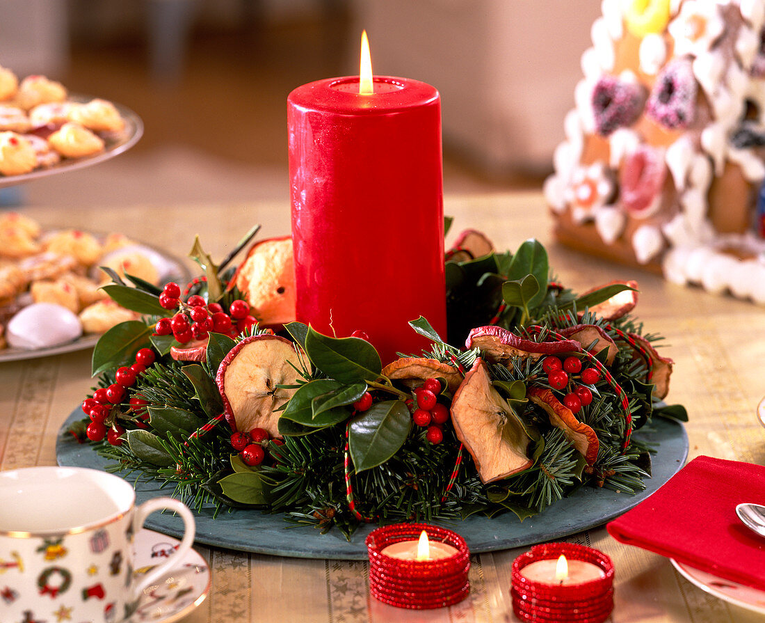 Wreath of twigs and candle