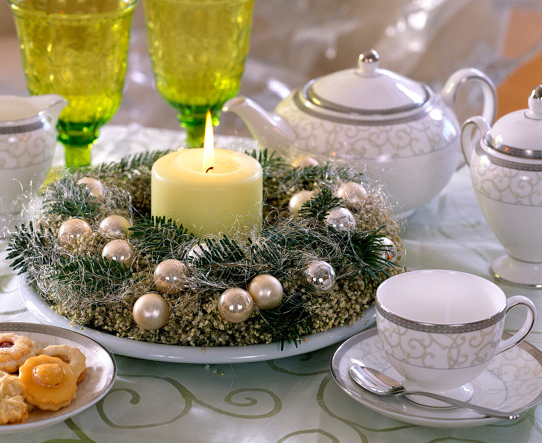 Plate wreath of Nordmann fir, gypsophila, silver balls and angel hair