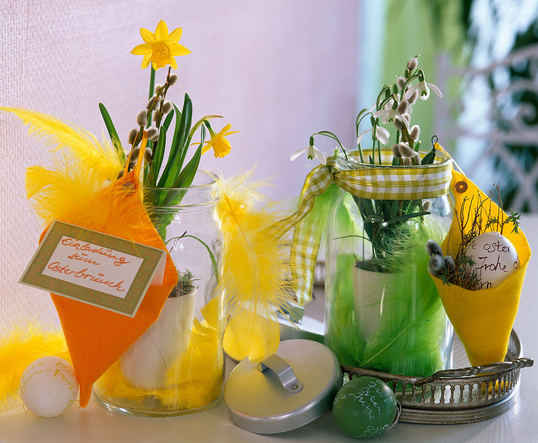 Storage jars with Narcissus (daffodils)