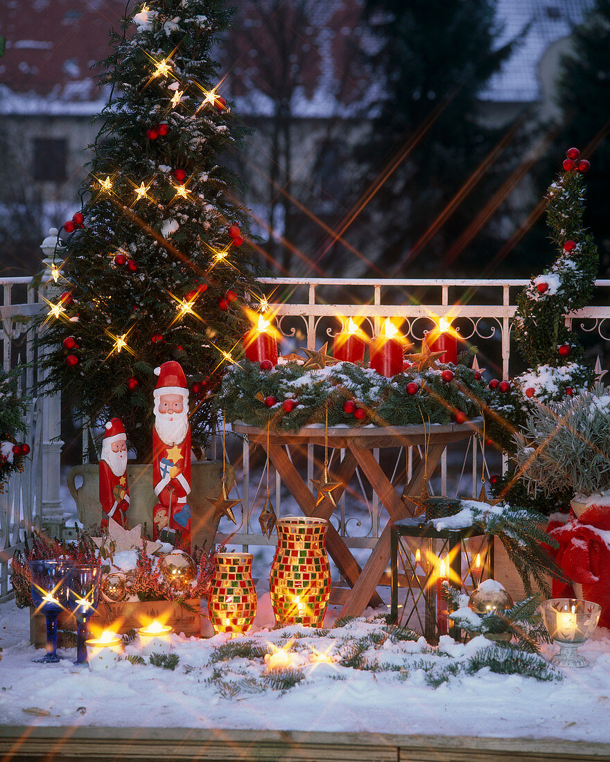 Balcony with Christmas decoration, Taxus