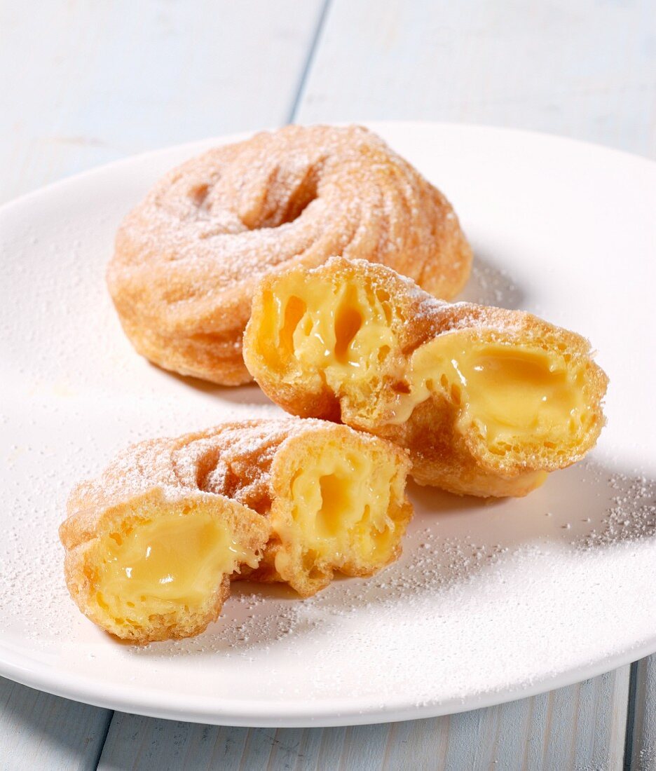 Zeppole di San Giuseppe (Italian fried doughnuts)