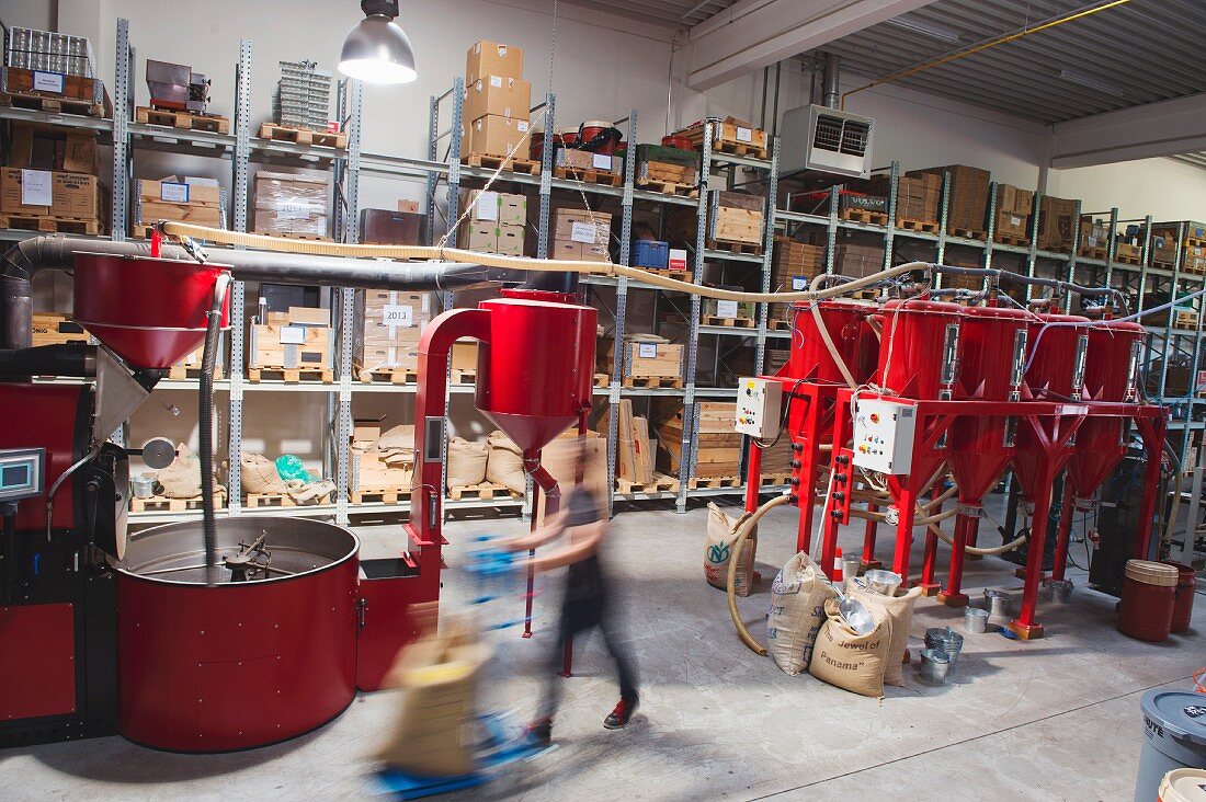 Production in the Wilhelm Andraschko coffee roastery in Berlin