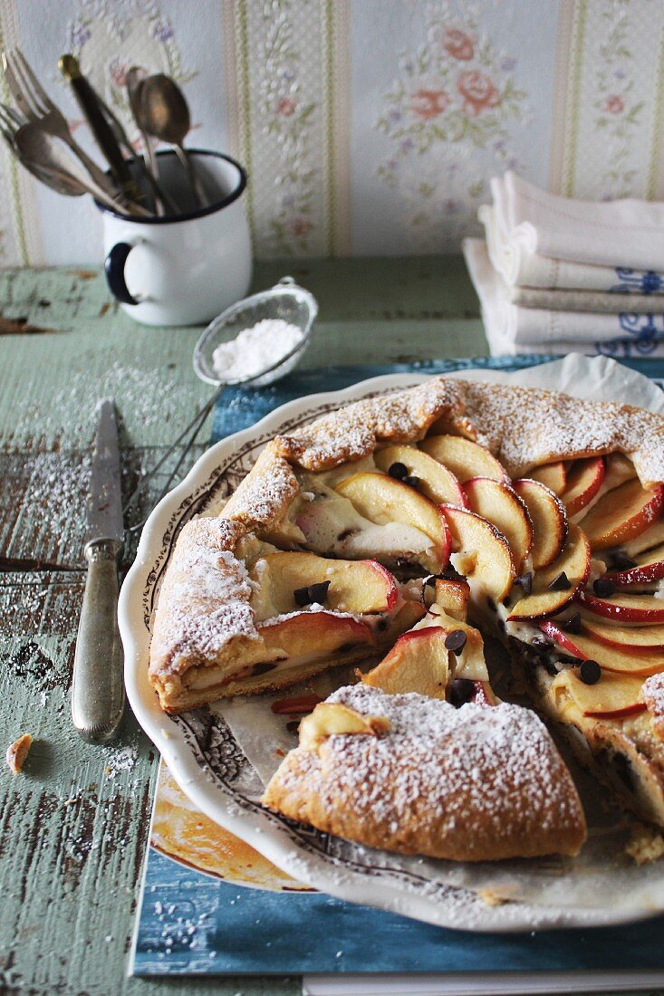 Crostata with ricotta, apple and chocolate chips