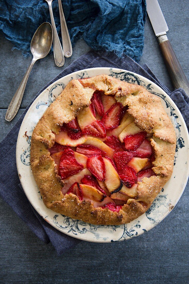 Rustikale Crostata mit Erdbeeren