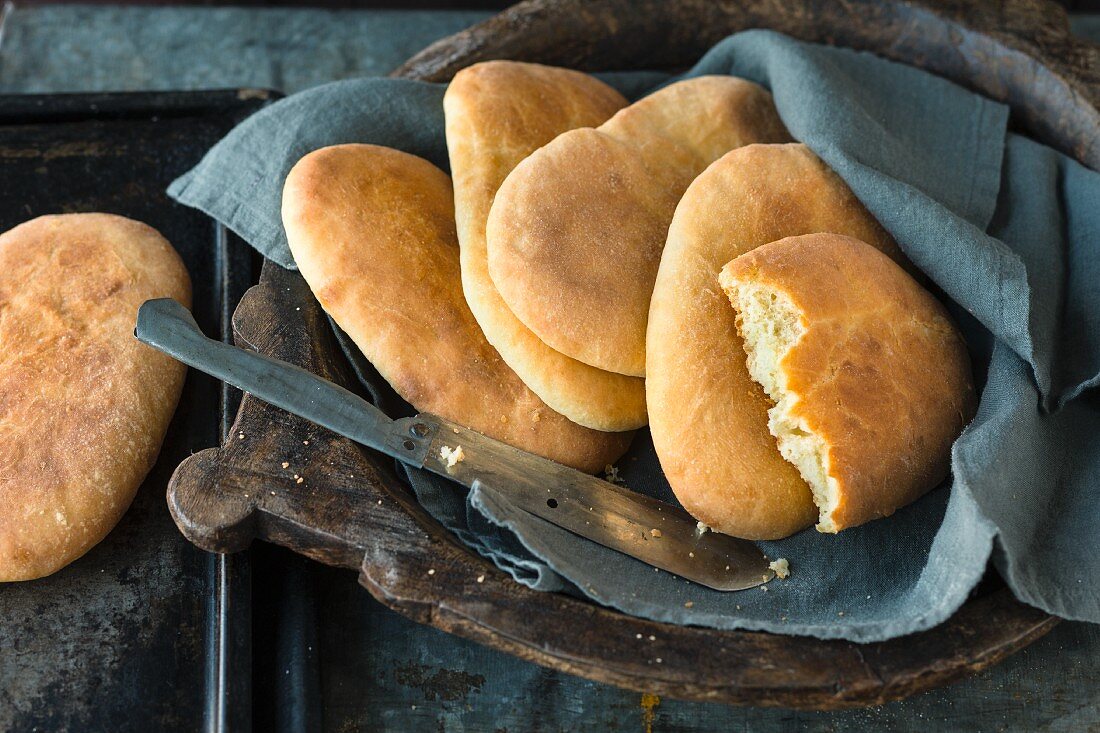 Naanbrot (Fladenbrot aus Hefe und Joghurt, Indien)