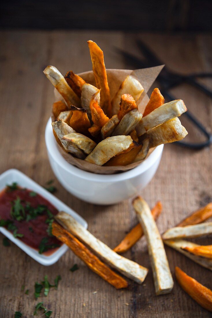 Vegan sweet potato fries with ketchup