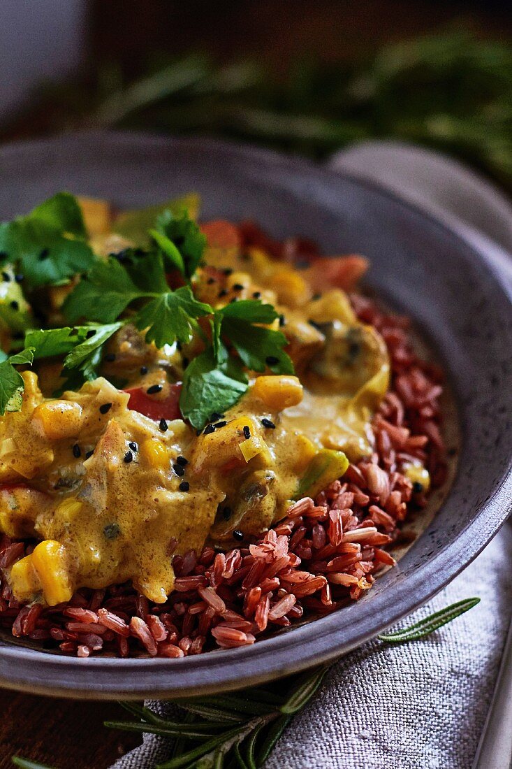 Vegan tofu curry with red rice
