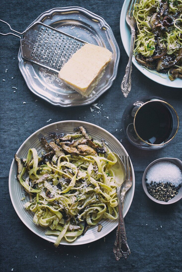 Fettuccine with mushrooms and parmesan cheese