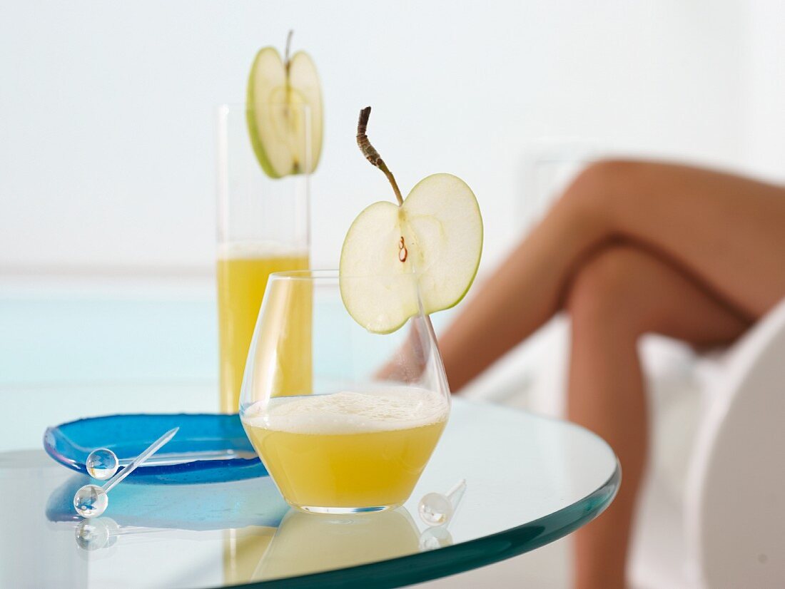 Apple and pineapple juice with ginger