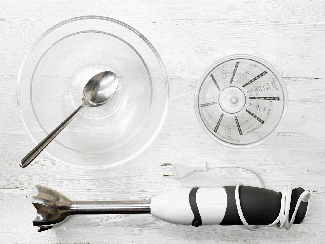 Kitchen utensils for making smoothies