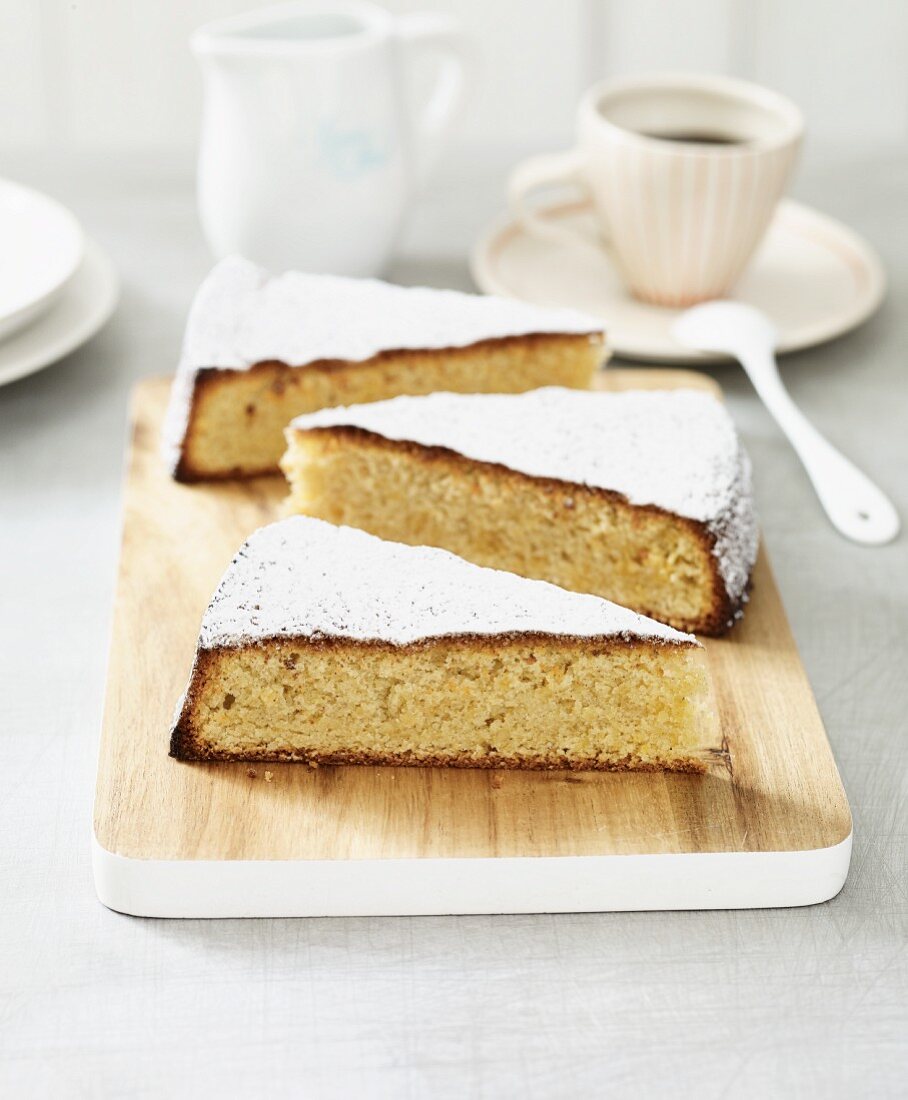 Mallorcan almond cake (lactose-free)