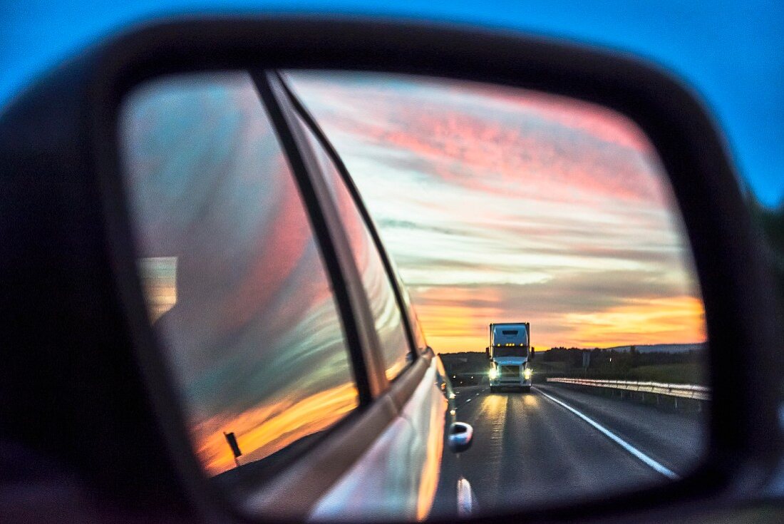 Trans-Canada Highway, Laster im Rückspiegel, Kanada