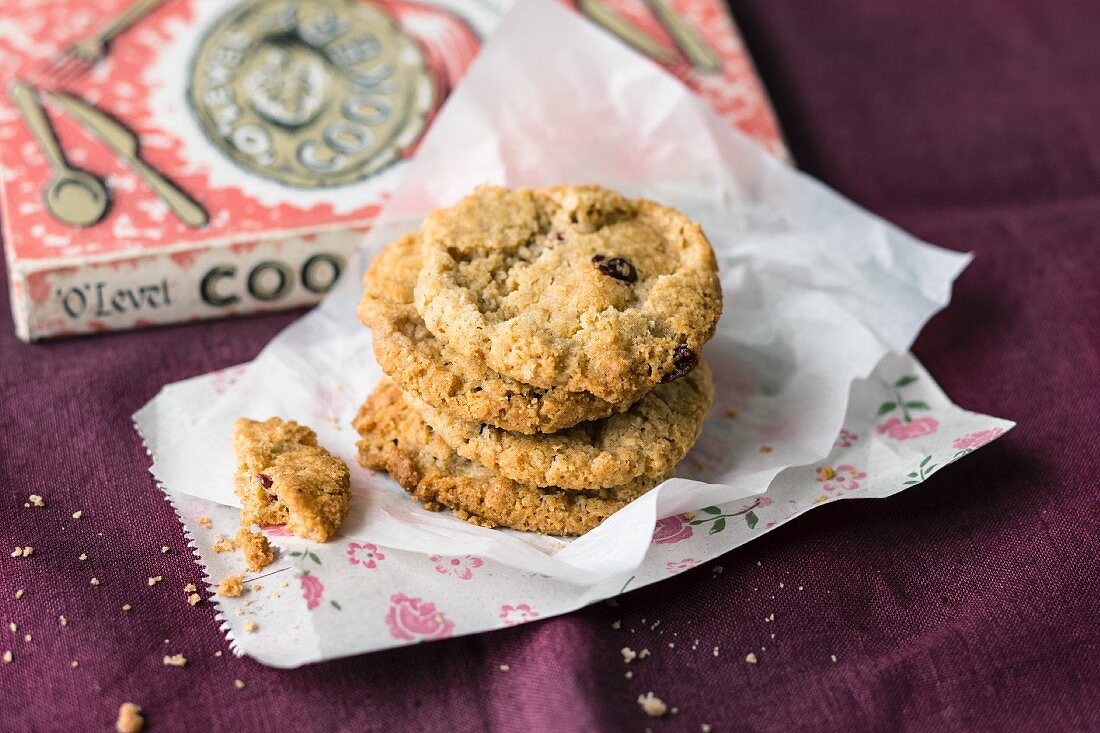 Quick and easy oatmeal cookies