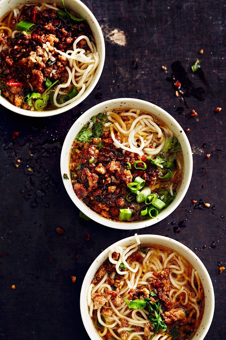 Chinesische Dan Dan Noodles mit Schweinehackfleisch (Soulfood)