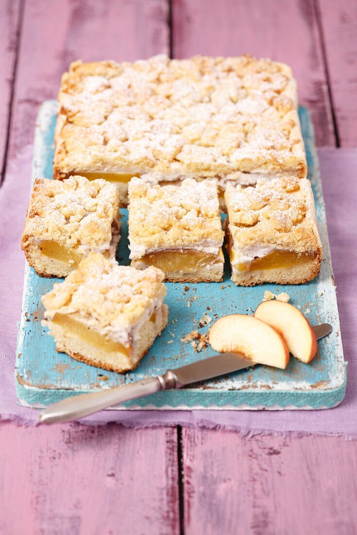 Mürbeteigkuchen mit Pfirsich, Streuseln und Baiser